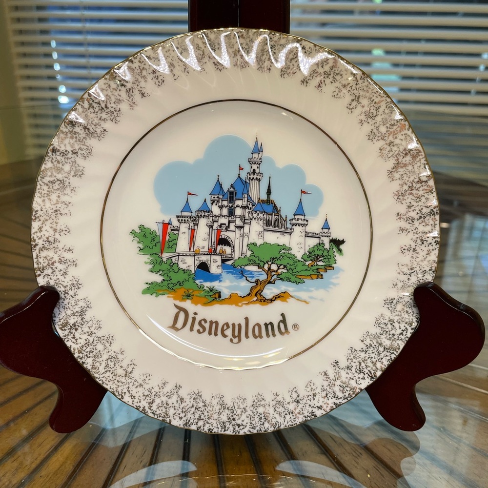 Vintage Disneyland Souvenir Plate 🏰 Sleeping Beauty Castle Made in Japan